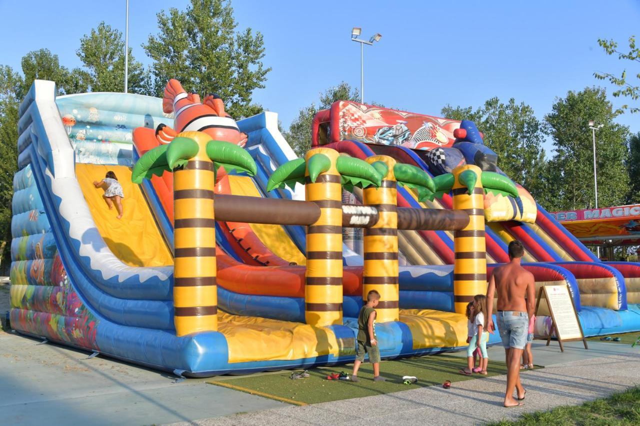 Isamar Holiday Village Ca Lino Exterior photo Inflatable slide