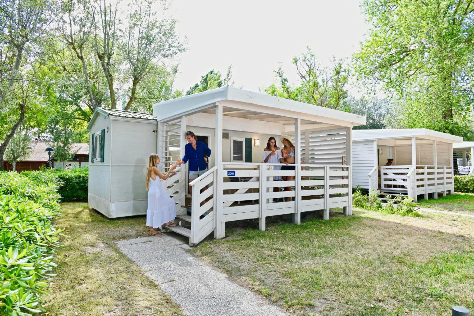 Isamar Holiday Village Ca Lino Room photo Mobile home