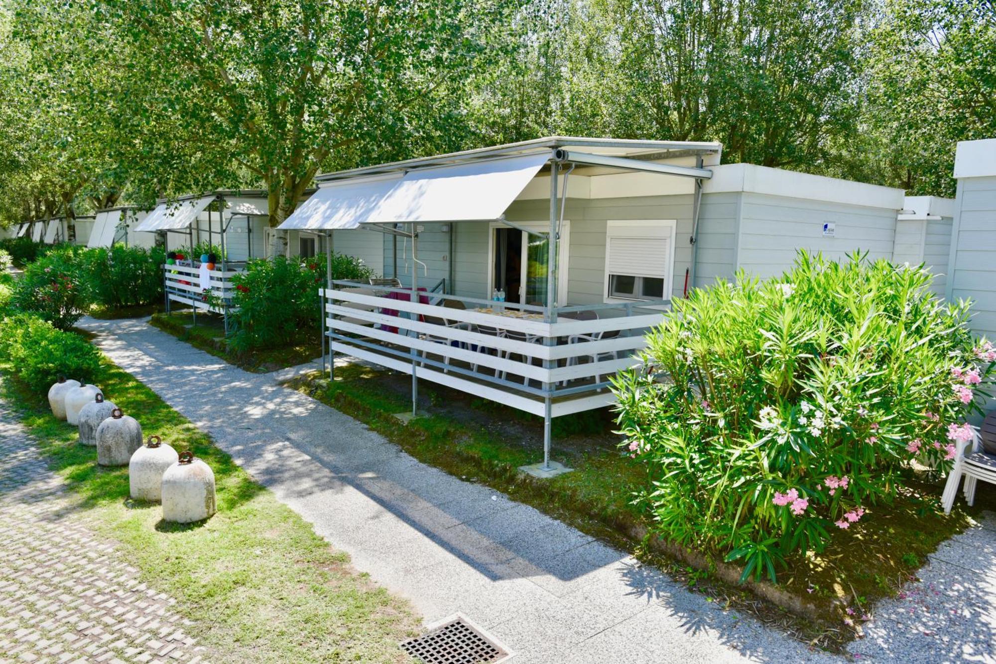 Isamar Holiday Village Ca Lino Room photo Mobile home